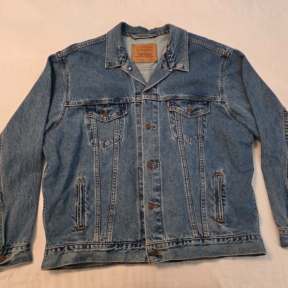 Levi's Men's Trucker Denim Jacket, size XL. - Picture 3 of 14